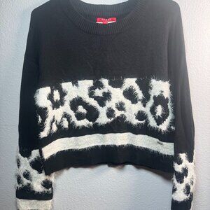 Black & White Leopard Print Sweater Top